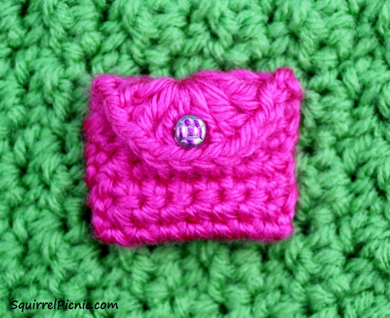 Crochet Purse or Satchel for Your Squirrel Friend | Squirrel Picnic